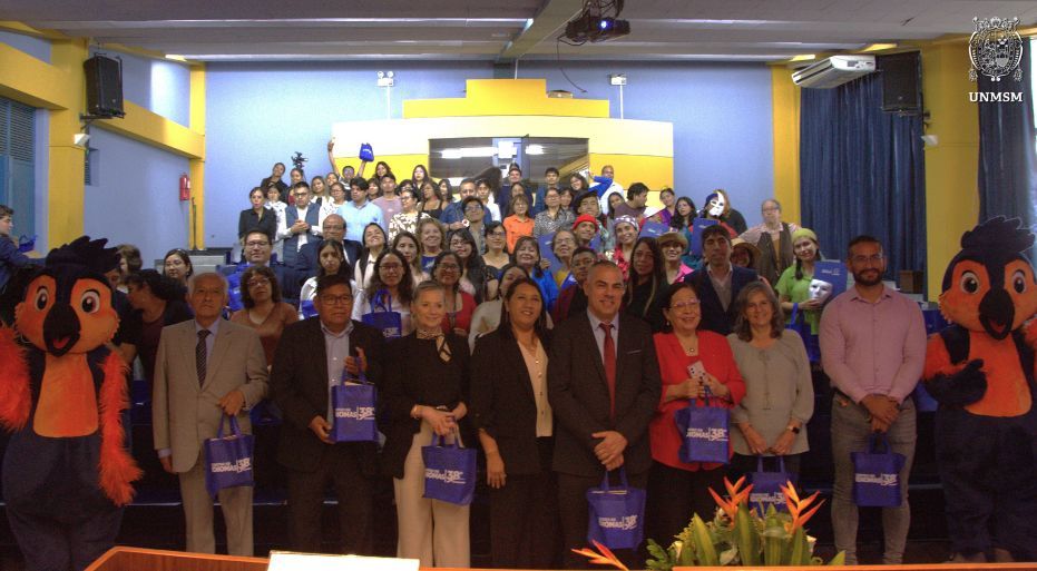 Centro de Idiomas de San Marcos celebró 38 años al servicio de la comunidad sanmarquina