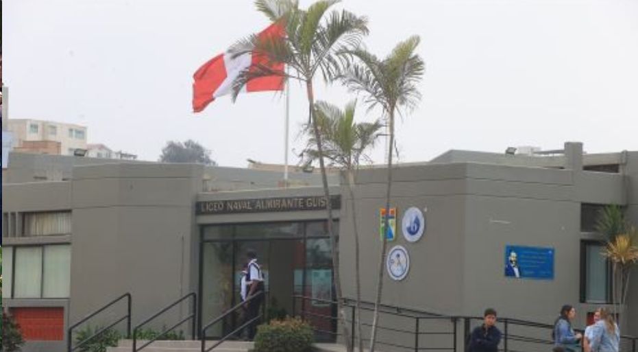 Caso Liceo Naval: especialista analiza impacto de las jerarquías y sugiere a familia de agraviado priorizar salud mental del menor