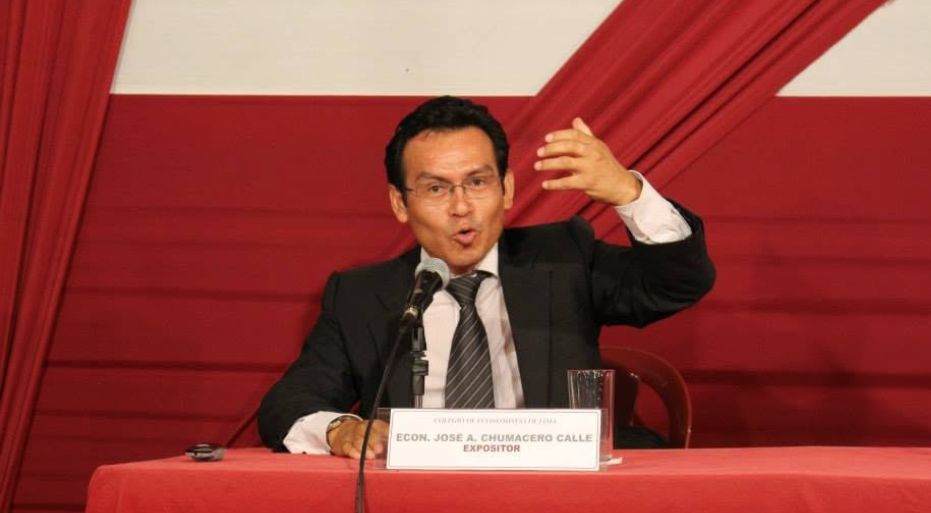 Economista sanmarquino analiza impacto del aumento de la Remuneración Mínima Vital