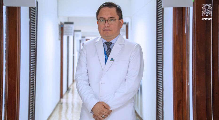 “San Marcos vale el esfuerzo”: médico sanmarquino comparte su historia de vocación y servicio con los postulantes